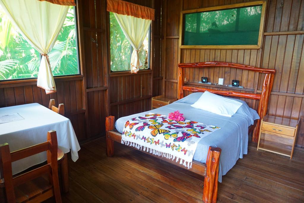 Lookout Inn Beach Rain-Forest Eco Lodge Carate Екстериор снимка