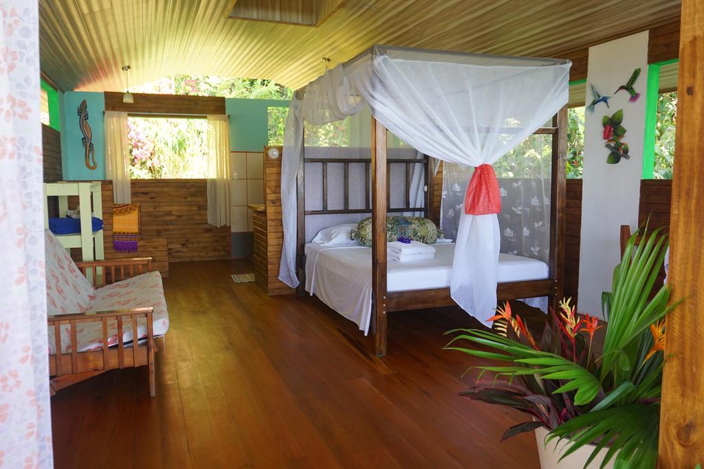 Lookout Inn Beach Rain-Forest Eco Lodge Carate Екстериор снимка